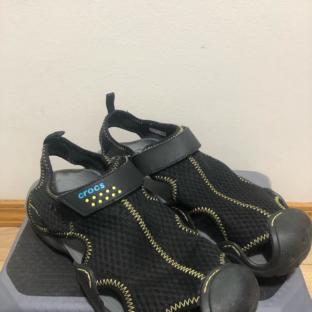 CROCS Black Mesh Water Shoes with Yellow Accents Water Shoes Sz M10